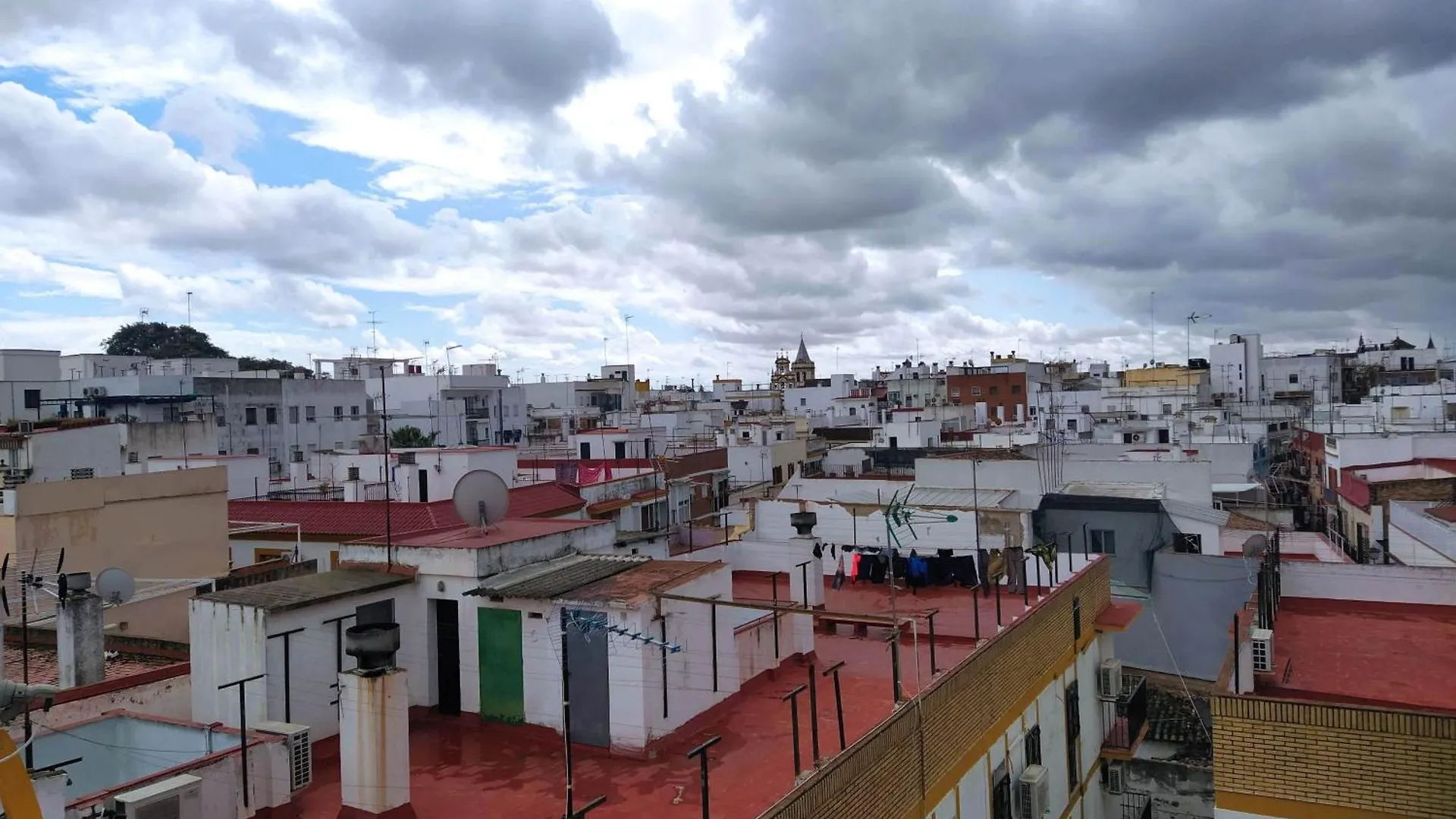 Apartment 2Bdr Y 1 Salon Bonito Y Practico Apartamento En La Muralla Seville